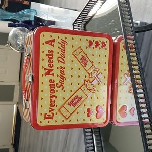 LOUNGEFLY 2010 LUNCH BOX